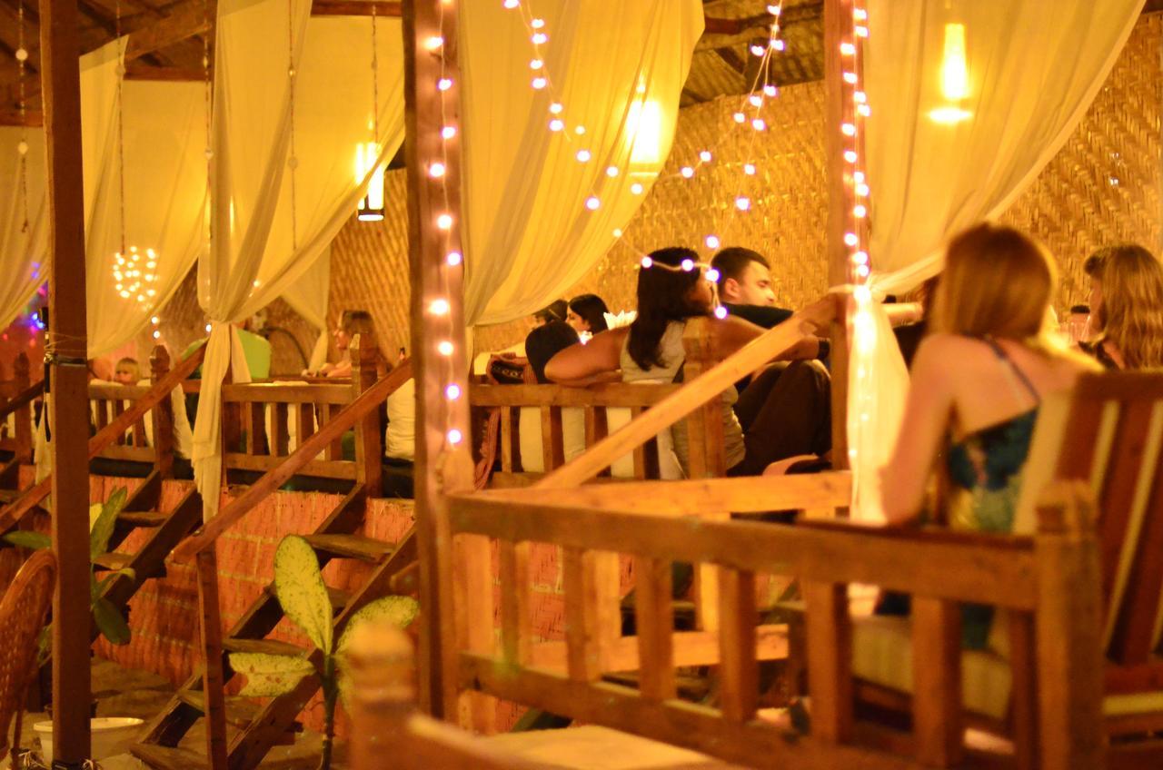 Sea Bird Beach Cafe & Cottages Morjim Exterior foto