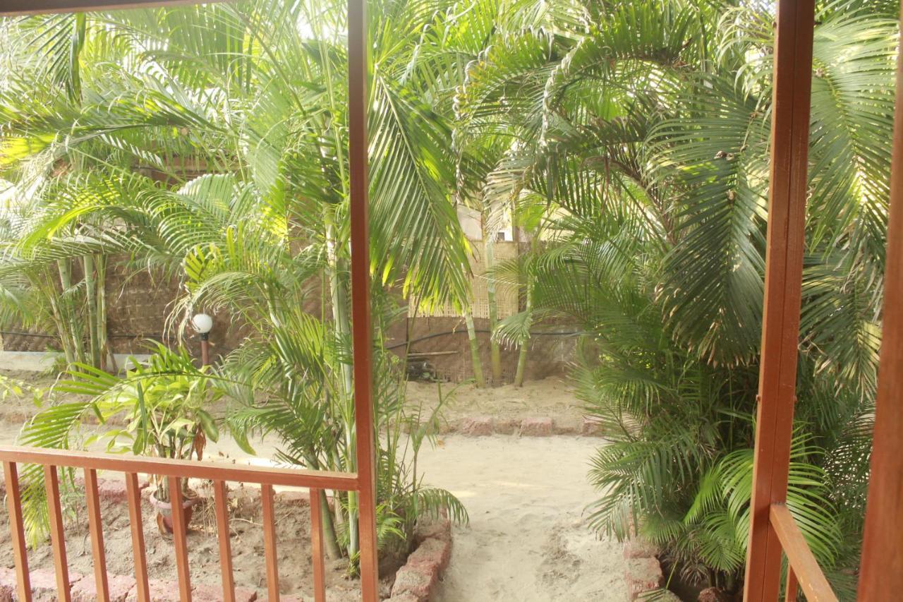 Sea Bird Beach Cafe & Cottages Morjim Exterior foto
