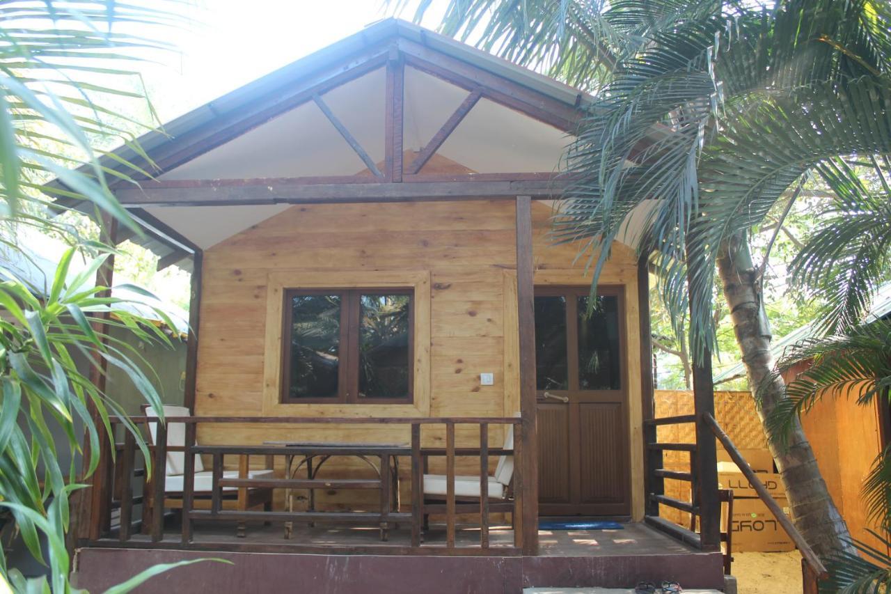 Sea Bird Beach Cafe & Cottages Morjim Exterior foto