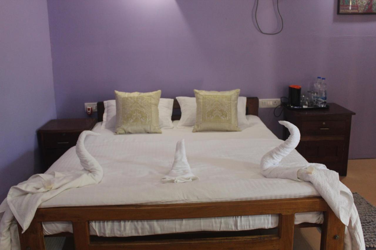 Sea Bird Beach Cafe & Cottages Morjim Exterior foto