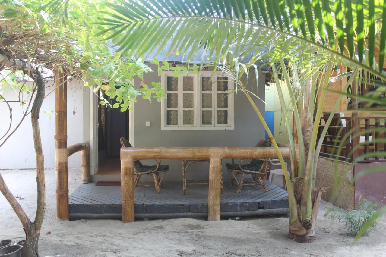 Sea Bird Beach Cafe & Cottages Morjim Exterior foto