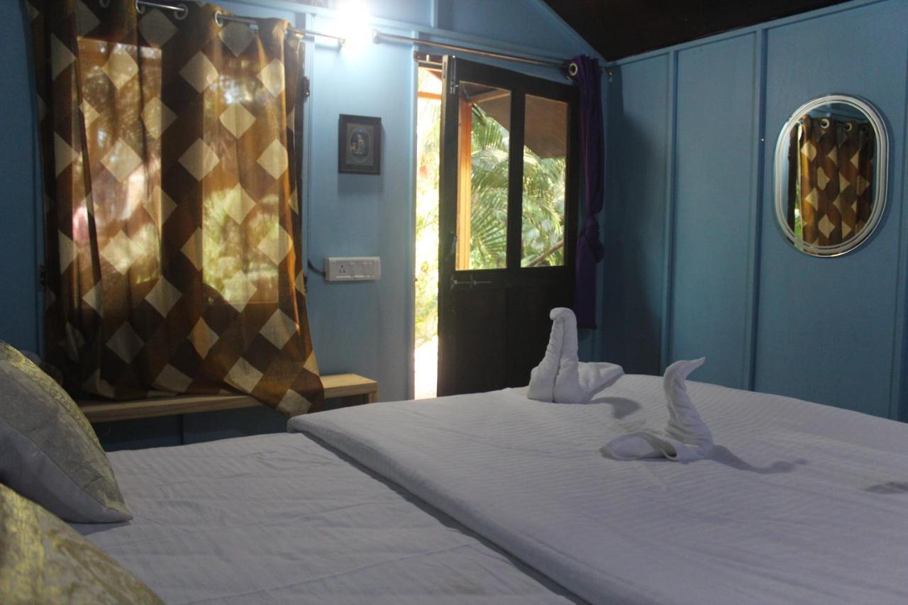 Sea Bird Beach Cafe & Cottages Morjim Exterior foto