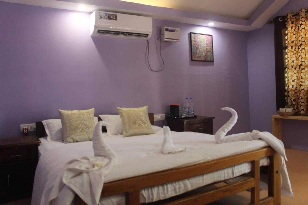 Sea Bird Beach Cafe & Cottages Morjim Exterior foto